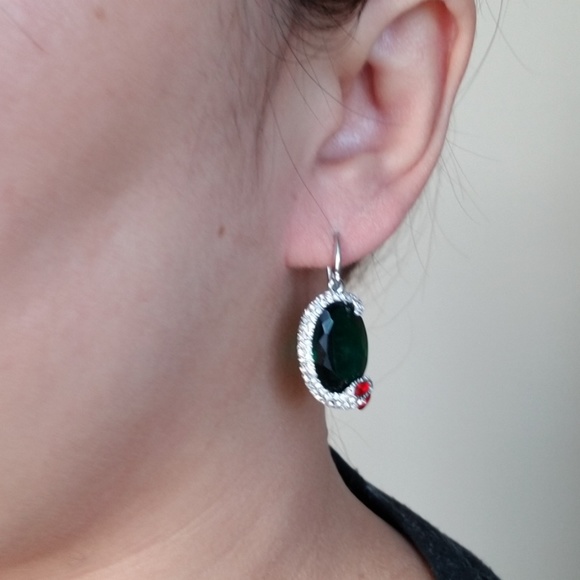 Green Crystal Earring - Picture 4 of 4